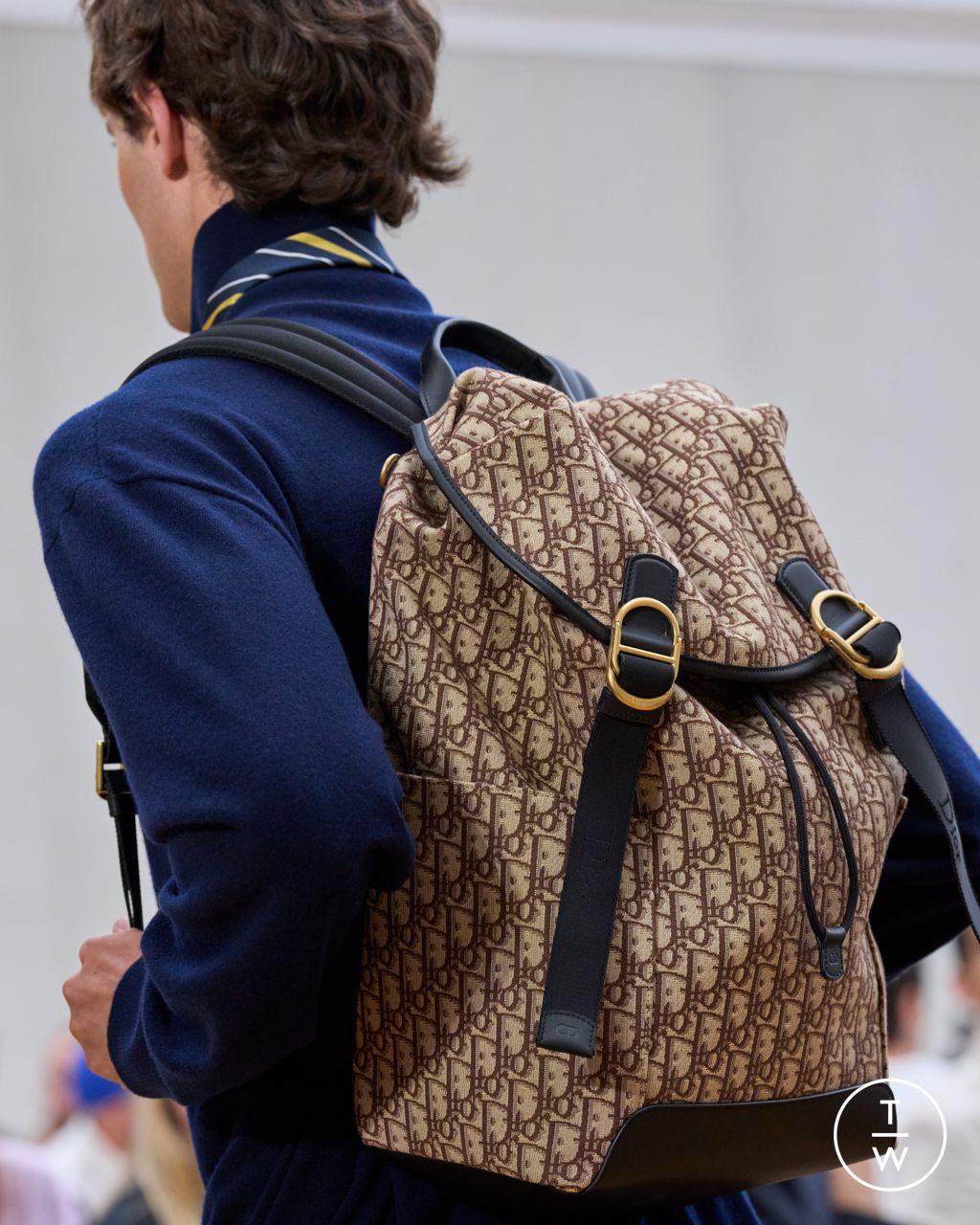 Fashion Week Paris Spring/Summer 2026 look 57 from the Dior Homme collection 男装配饰