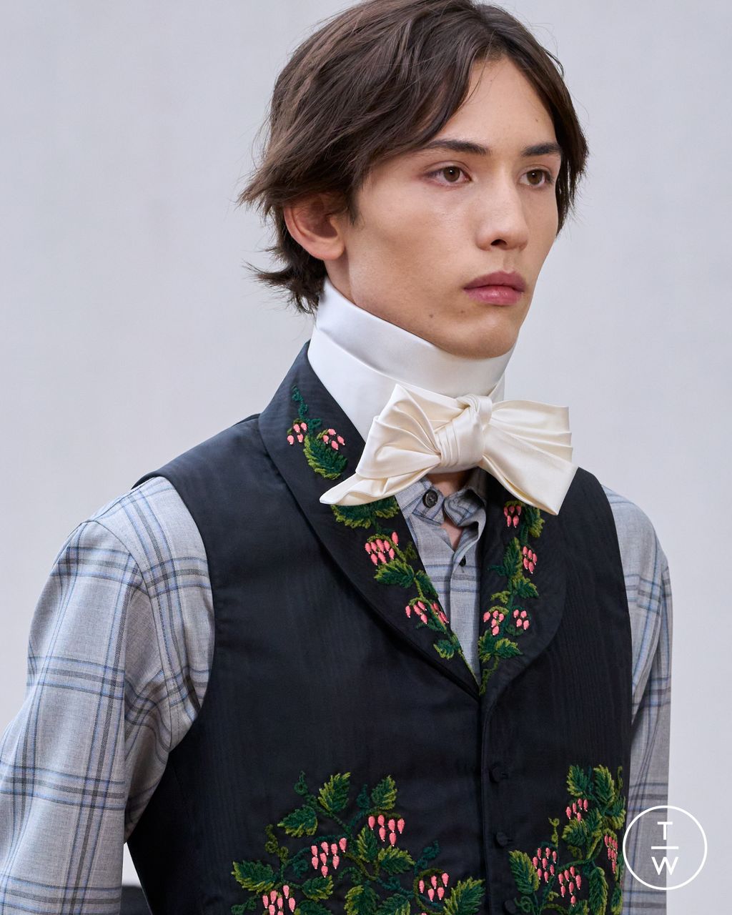 Fashion Week Paris Spring/Summer 2026 look 56 from the Dior Homme collection 男装配饰