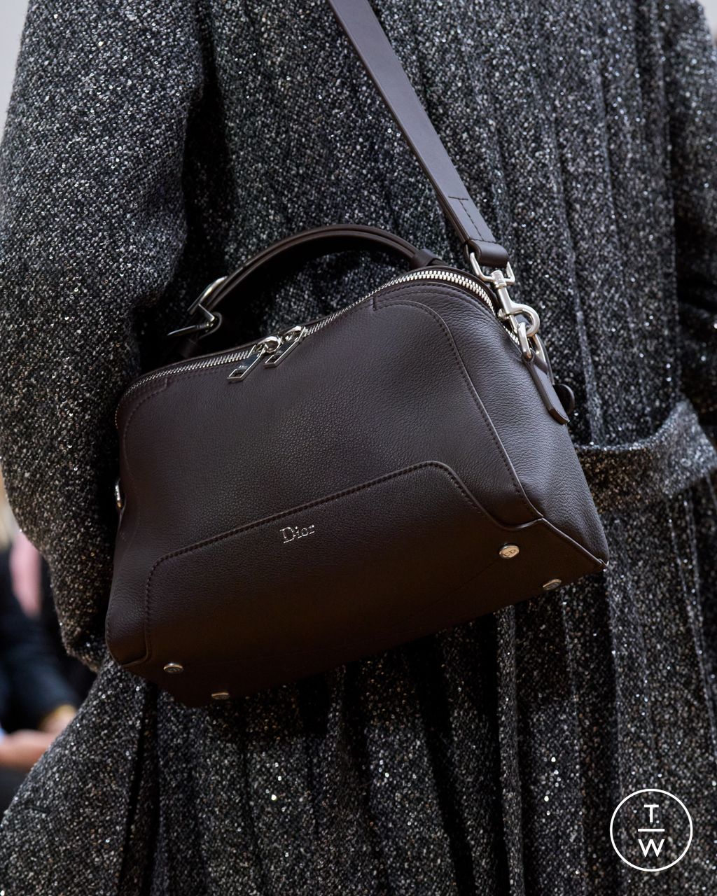 Fashion Week Paris Spring/Summer 2026 look 55 from the Dior Homme collection menswear accessories