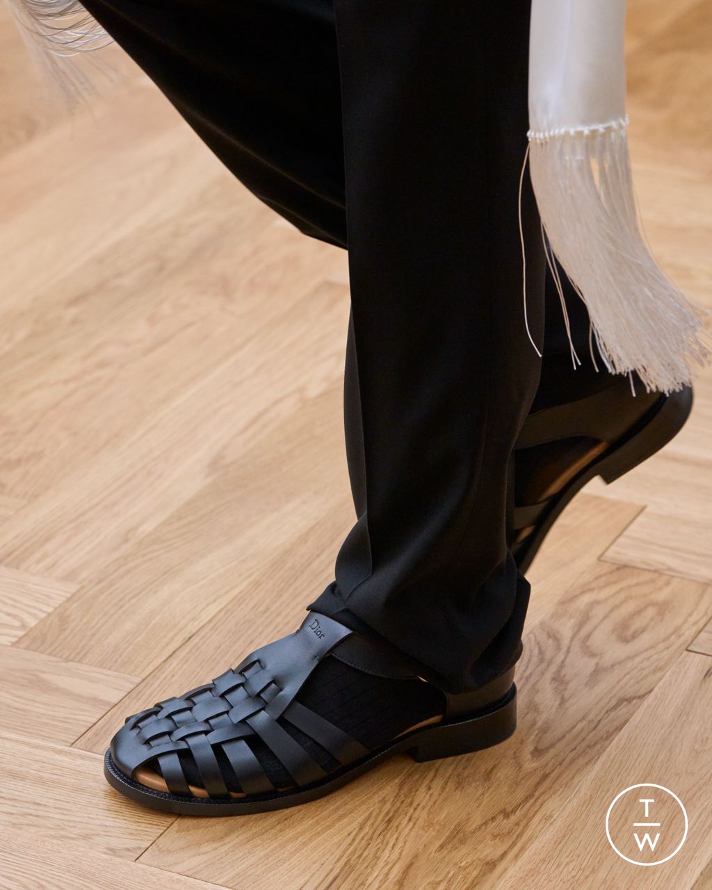 Fashion Week Paris Spring/Summer 2026 look 43 from the Dior Homme collection menswear accessories