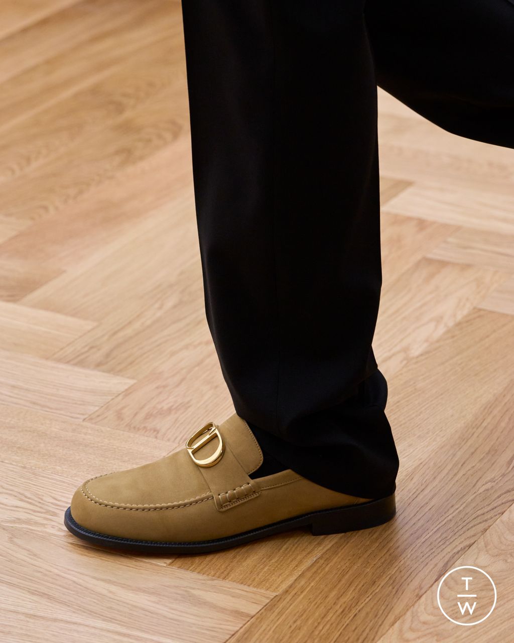 Fashion Week Paris Spring/Summer 2026 look 27 from the Dior Homme collection 男装配饰