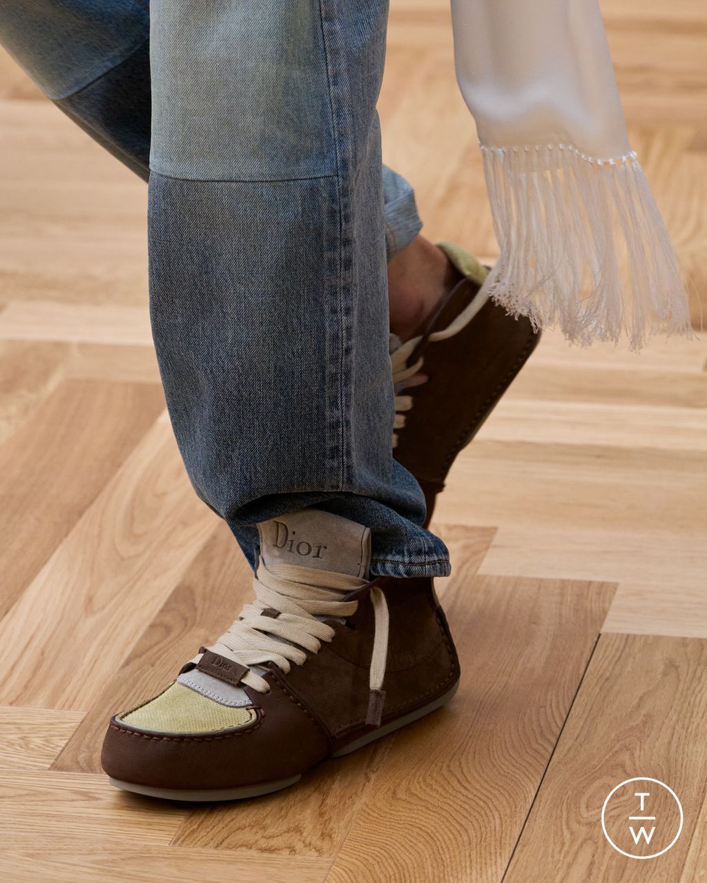 Fashion Week Paris Spring/Summer 2026 look 25 from the Dior Homme collection menswear accessories