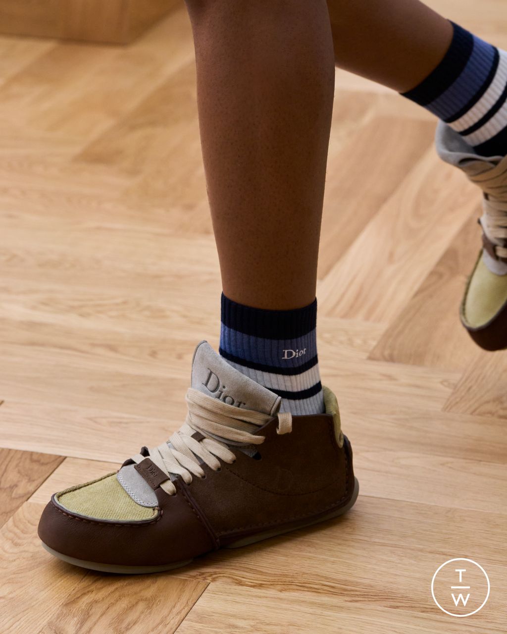 Fashion Week Paris Spring/Summer 2026 look 14 from the Dior Homme collection 男装配饰