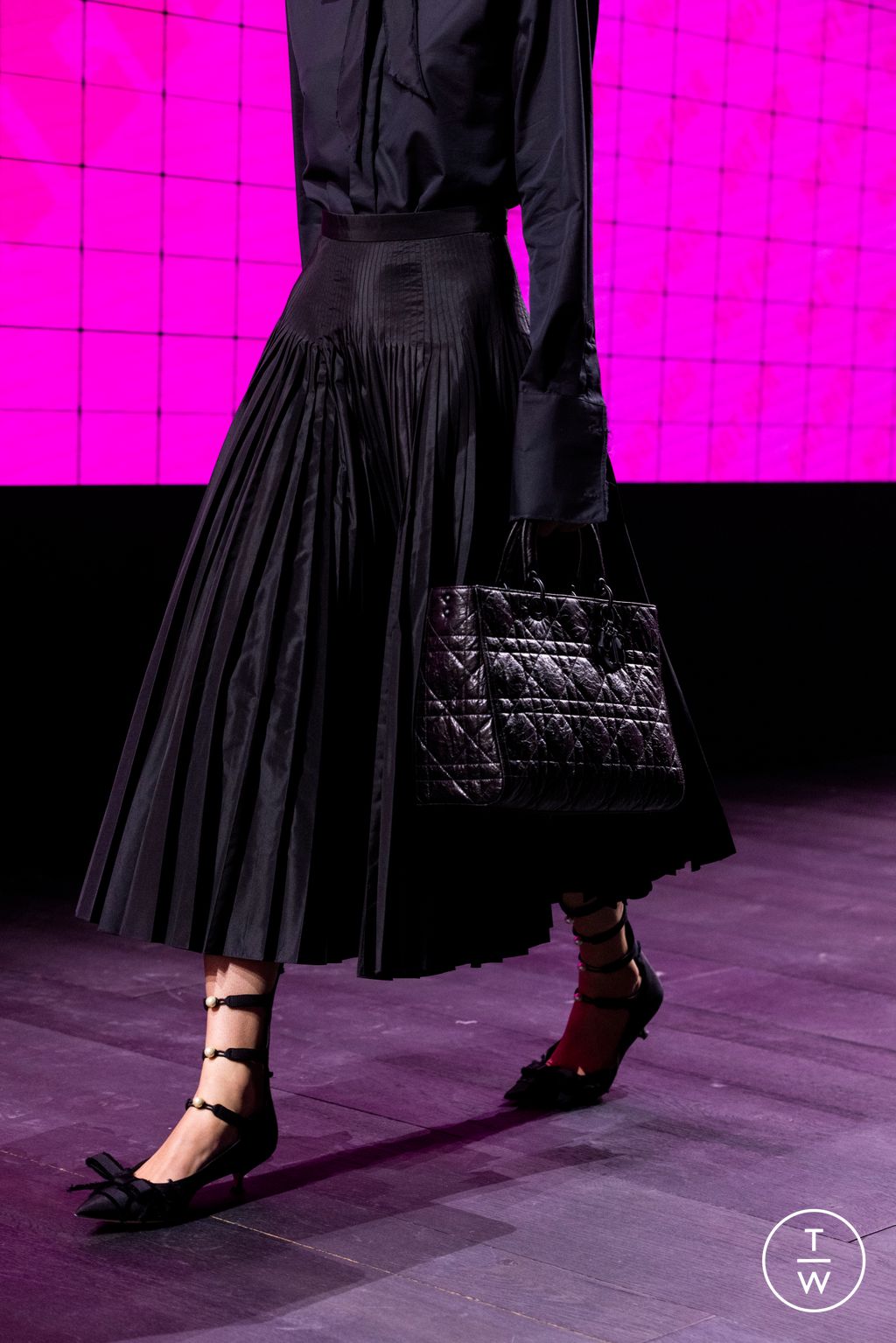 Fashion Week Paris Spring/Summer 2024 look 8 de la collection Christian Dior womenswear accessories