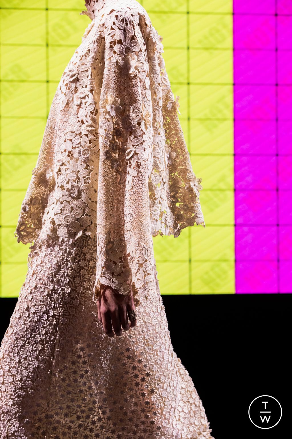 Fashion Week Paris Spring/Summer 2024 look 16 de la collection Christian Dior womenswear accessories