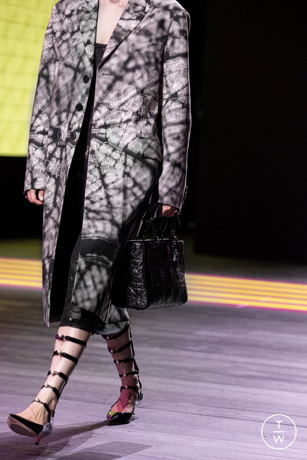 Fashion Week Paris Spring/Summer 2024 look 2 from the Christian Dior collection 女装配饰
