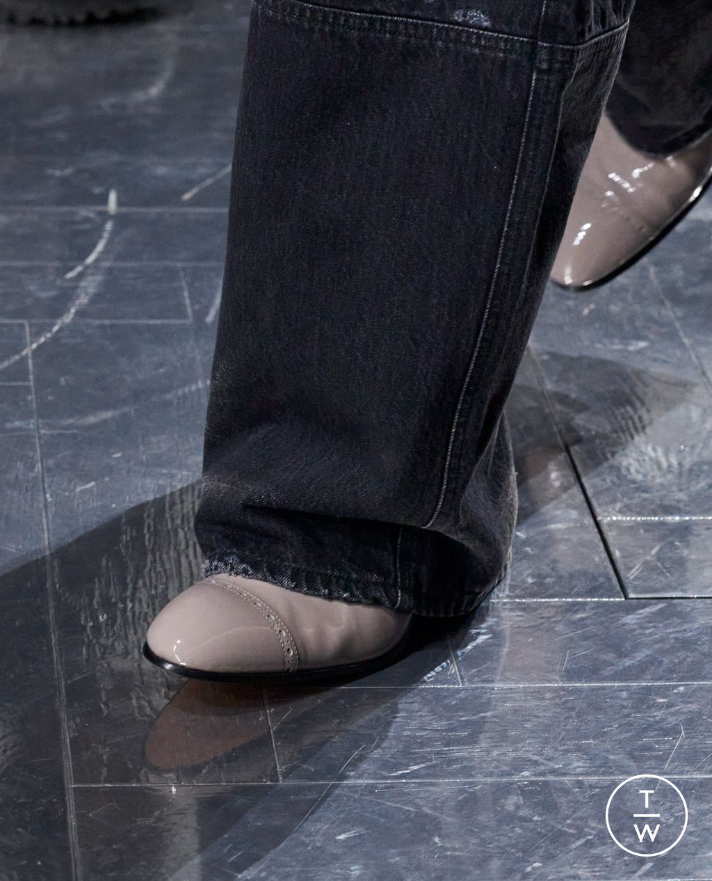 Fashion Week Paris Fall/Winter 2026 look 6 from the Dior Homme collection menswear accessories