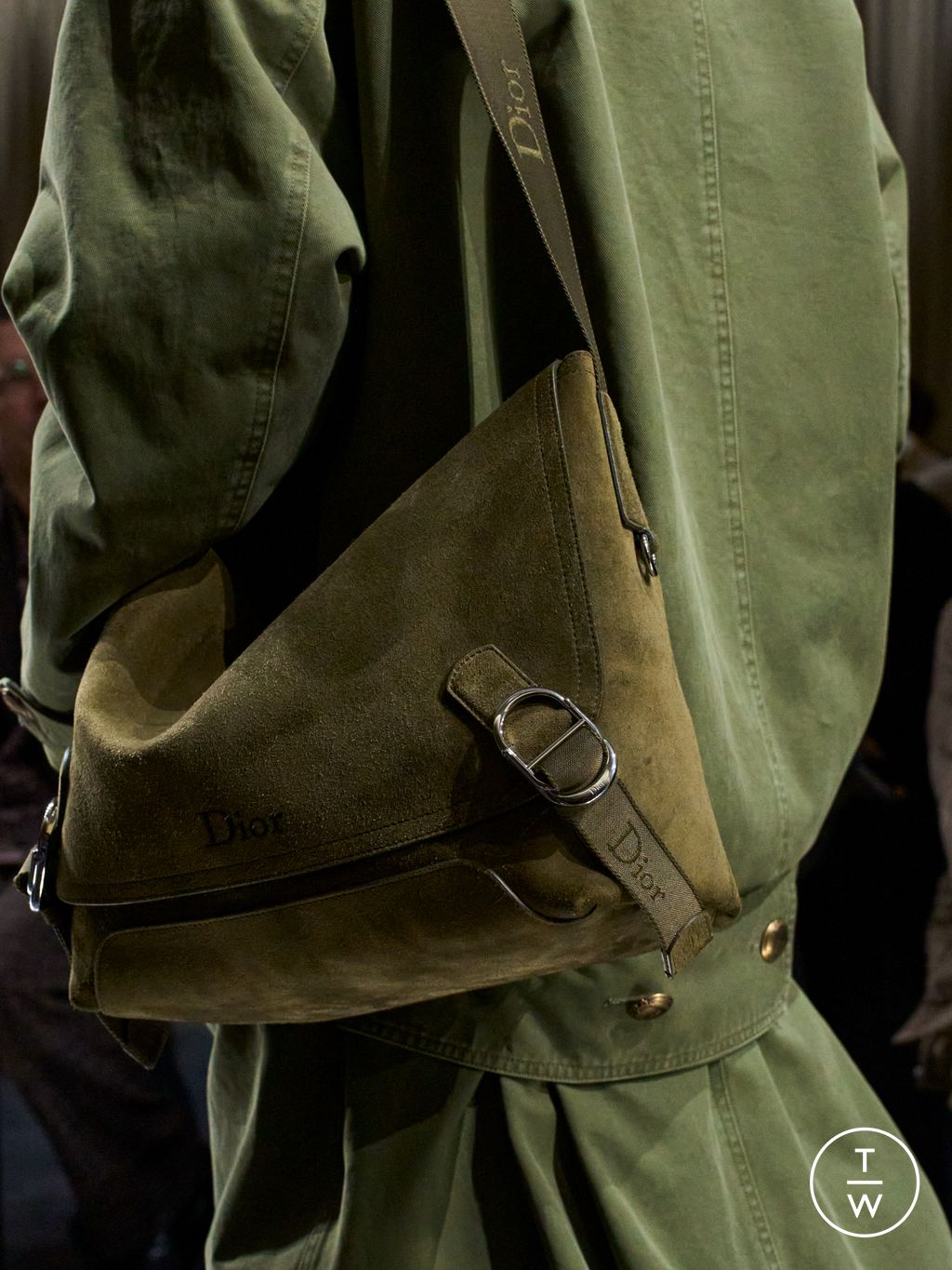 Fashion Week Paris Fall/Winter 2026 look 65 from the Dior Homme collection menswear accessories