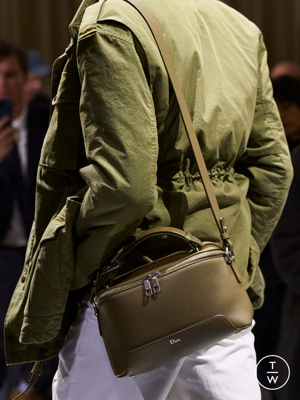 Fashion Week Paris Fall/Winter 2026 look 76 from the Dior Homme collection 男装配饰