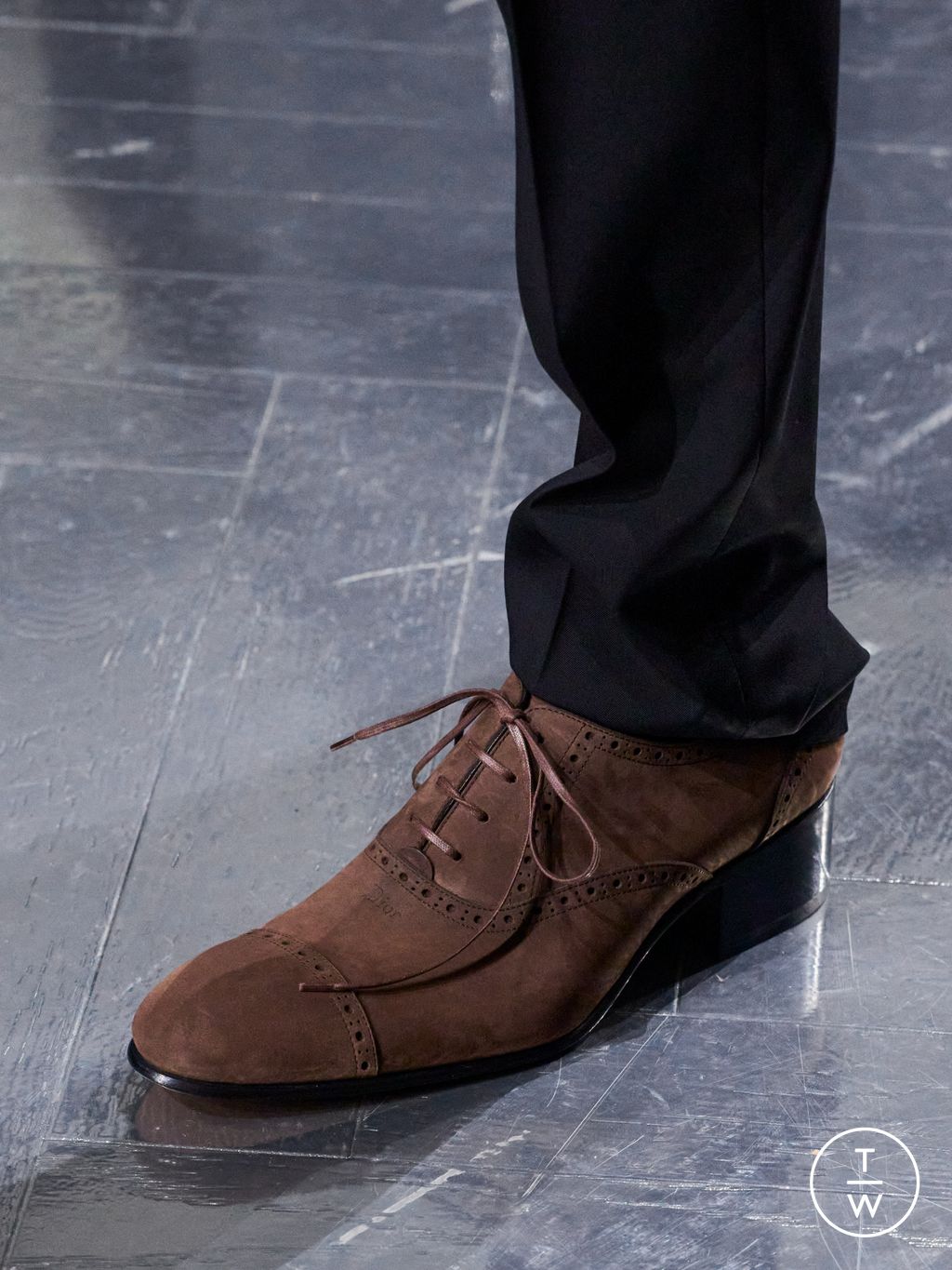 Fashion Week Paris Fall/Winter 2026 look 77 from the Dior Homme collection 男装配饰