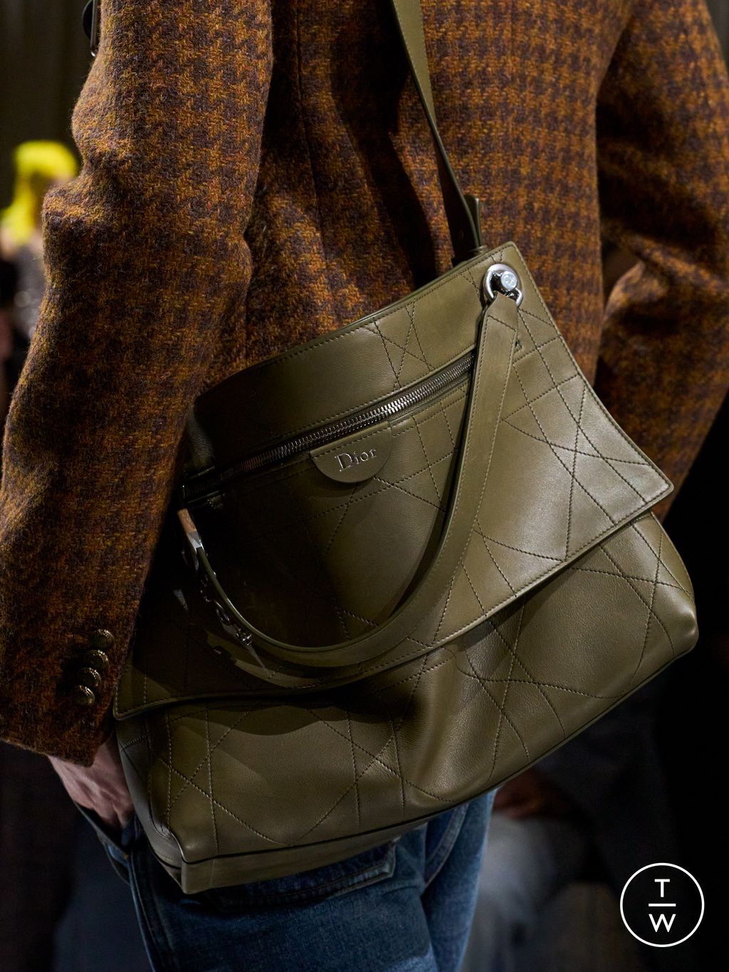 Fashion Week Paris Fall/Winter 2026 look 8 de la collection Dior Homme menswear accessories