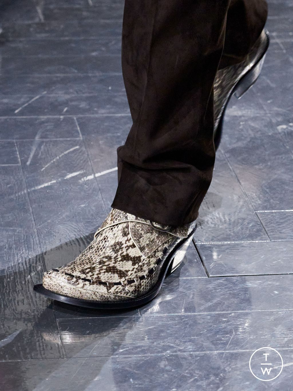 Fashion Week Paris Fall/Winter 2026 look 81 de la collection Dior Homme menswear accessories