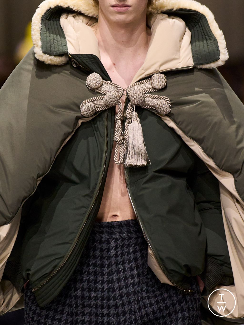 Fashion Week Paris Fall/Winter 2026 look 15 de la collection Dior Homme menswear accessories