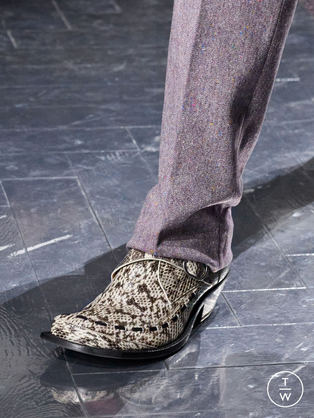 Fashion Week Paris Fall/Winter 2026 look 19 from the Dior Homme collection 男装配饰