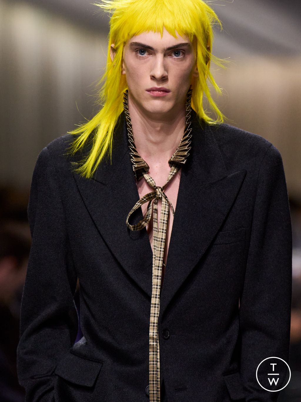 Fashion Week Paris Fall/Winter 2026 look 37 from the Dior Homme collection menswear accessories