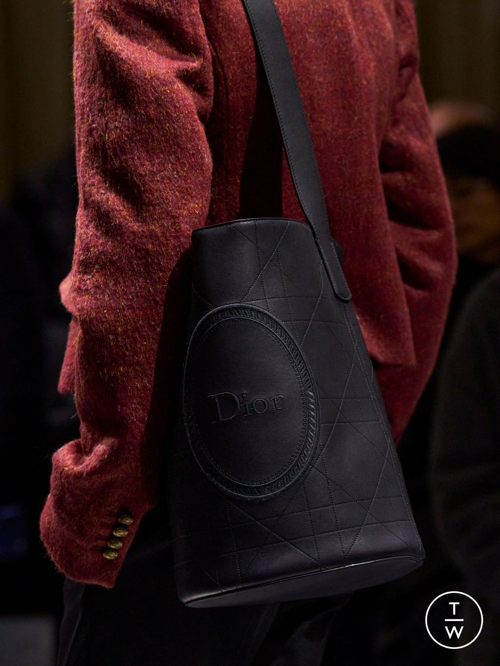 Fashion Week Paris Fall/Winter 2026 look 44 from the Dior Homme collection menswear accessories