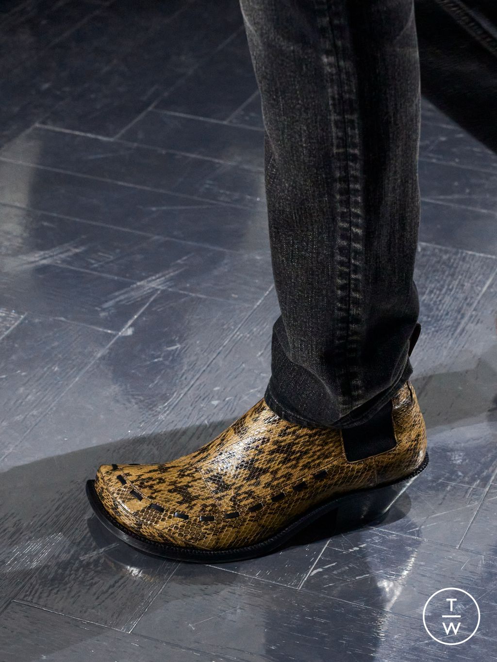 Fashion Week Paris Fall/Winter 2026 look 4 de la collection Dior Homme menswear accessories