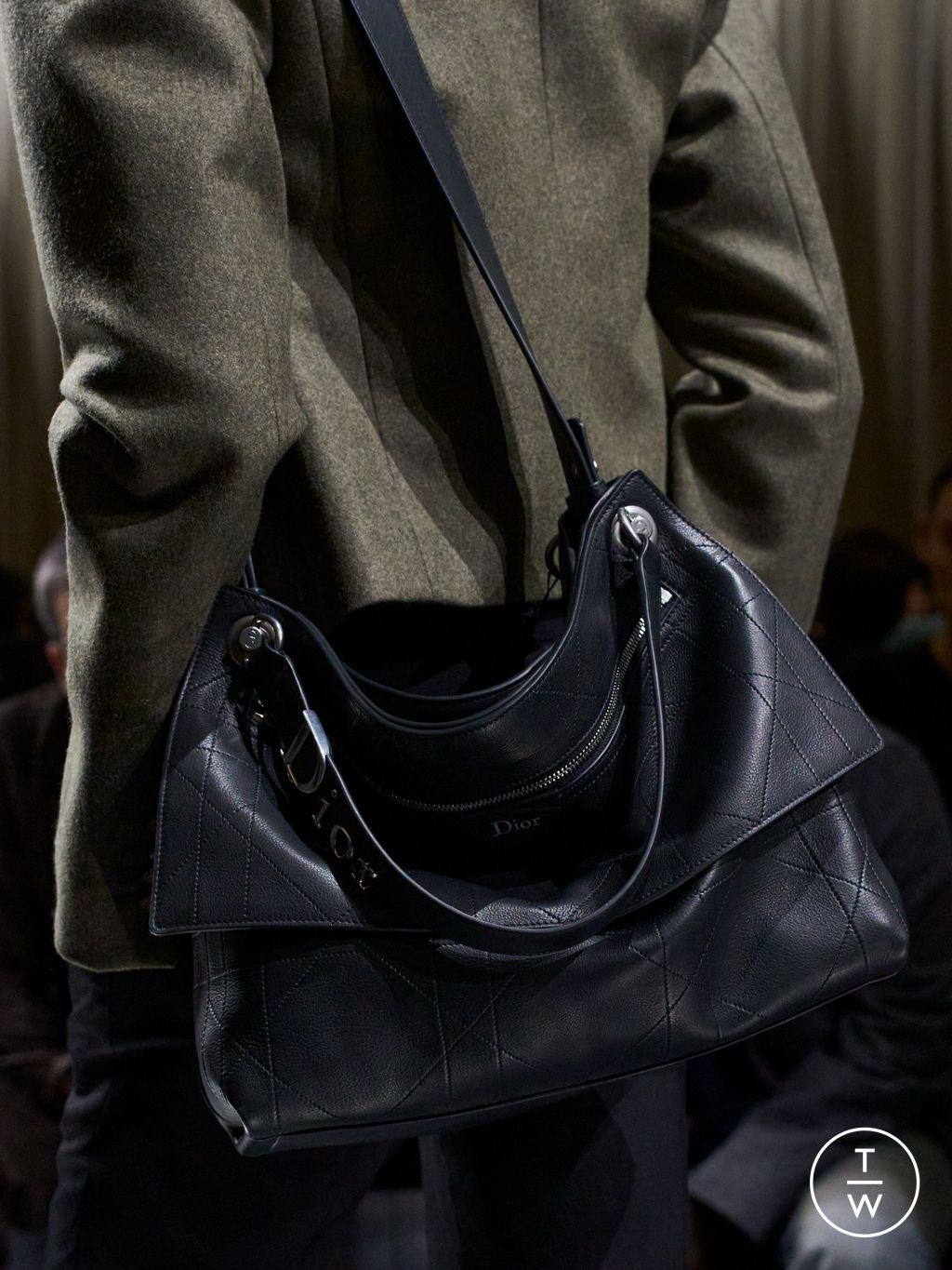 Fashion Week Paris Fall/Winter 2026 look 46 de la collection Dior Homme menswear accessories