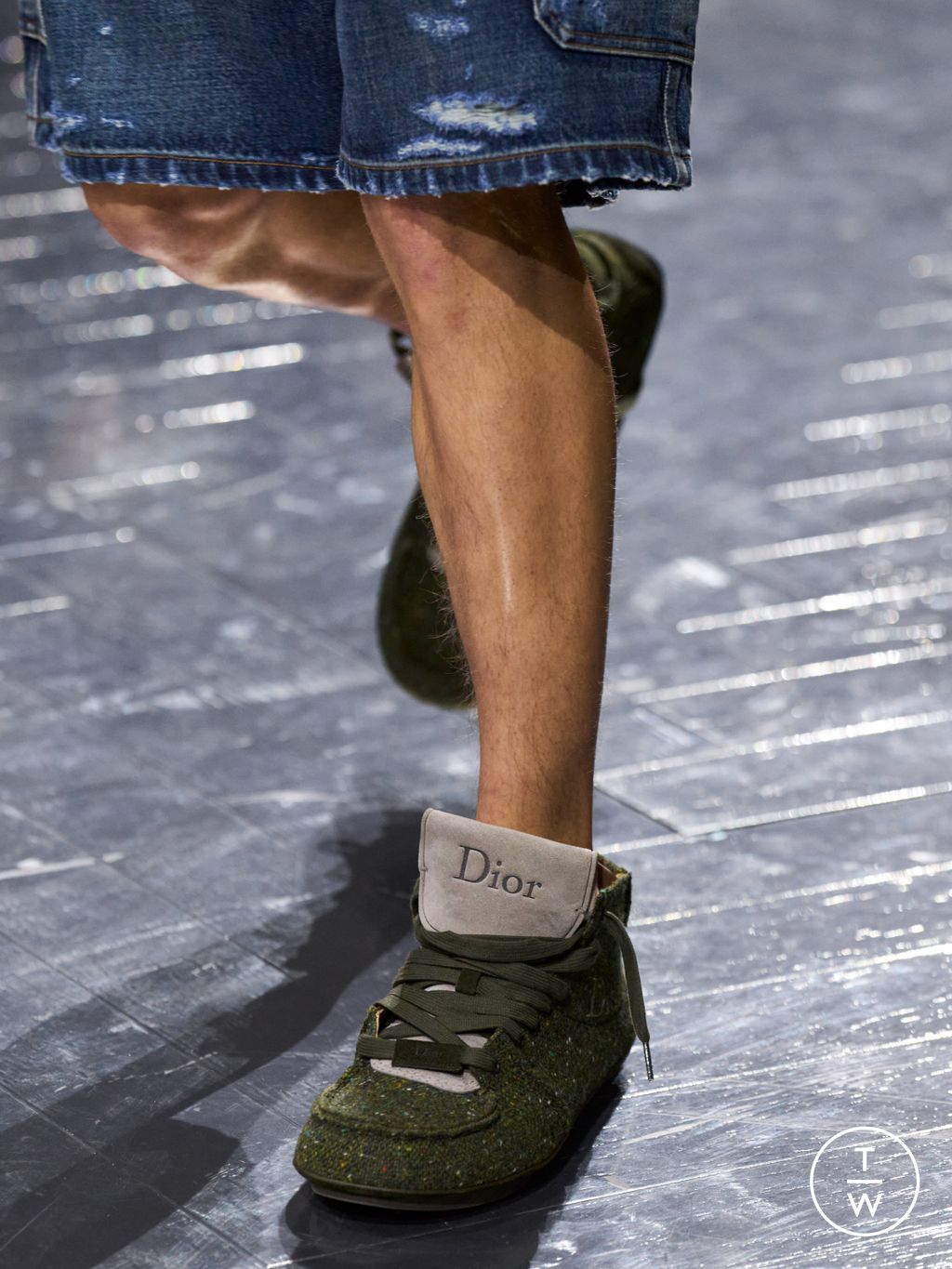 Fashion Week Paris Fall/Winter 2026 look 57 from the Dior Homme collection 男装配饰