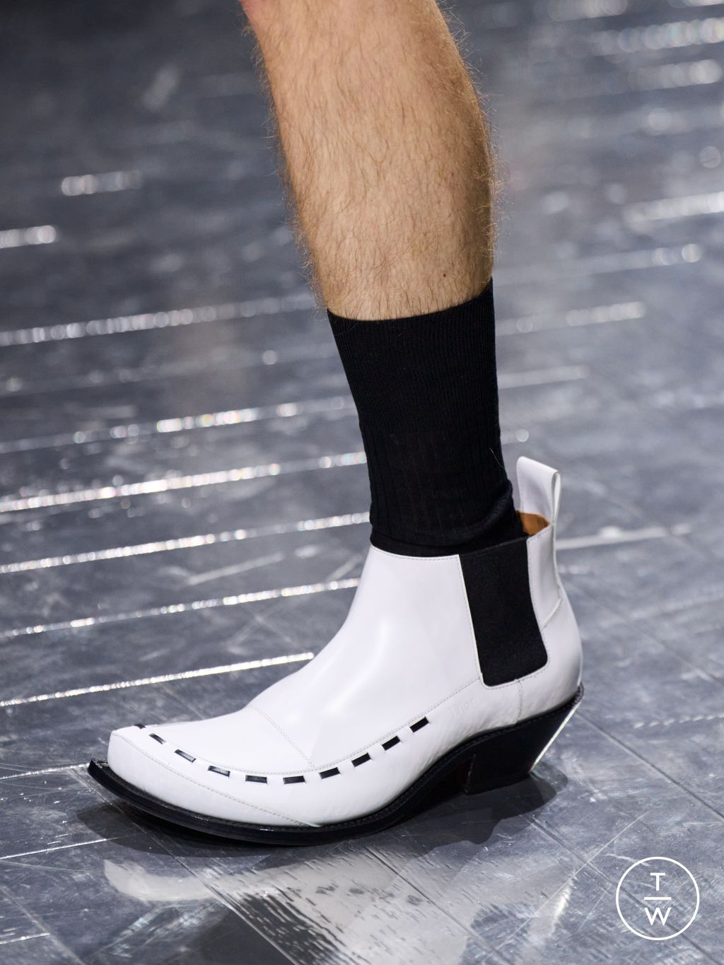 Fashion Week Paris Fall/Winter 2026 look 59 de la collection Dior Homme menswear accessories