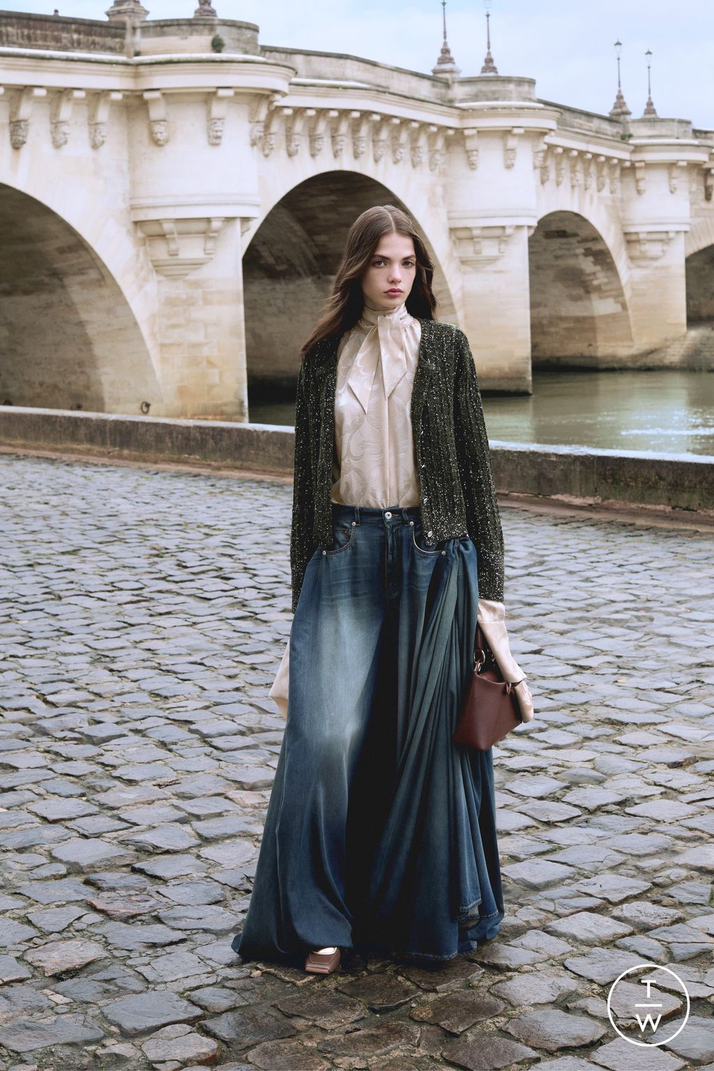 Fashion Week Paris Pre-Fall 2026 look 1 from the Dior collection 女装