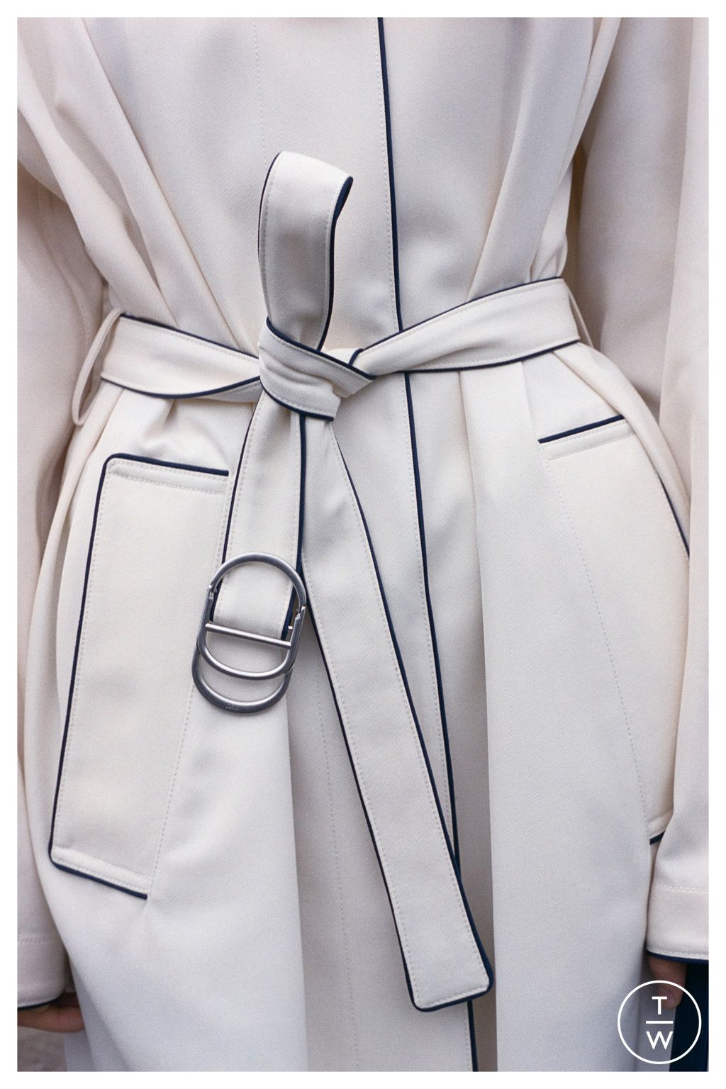 Fashion Week Paris Pre-Fall 2026 look 5 de la collection Dior womenswear accessories