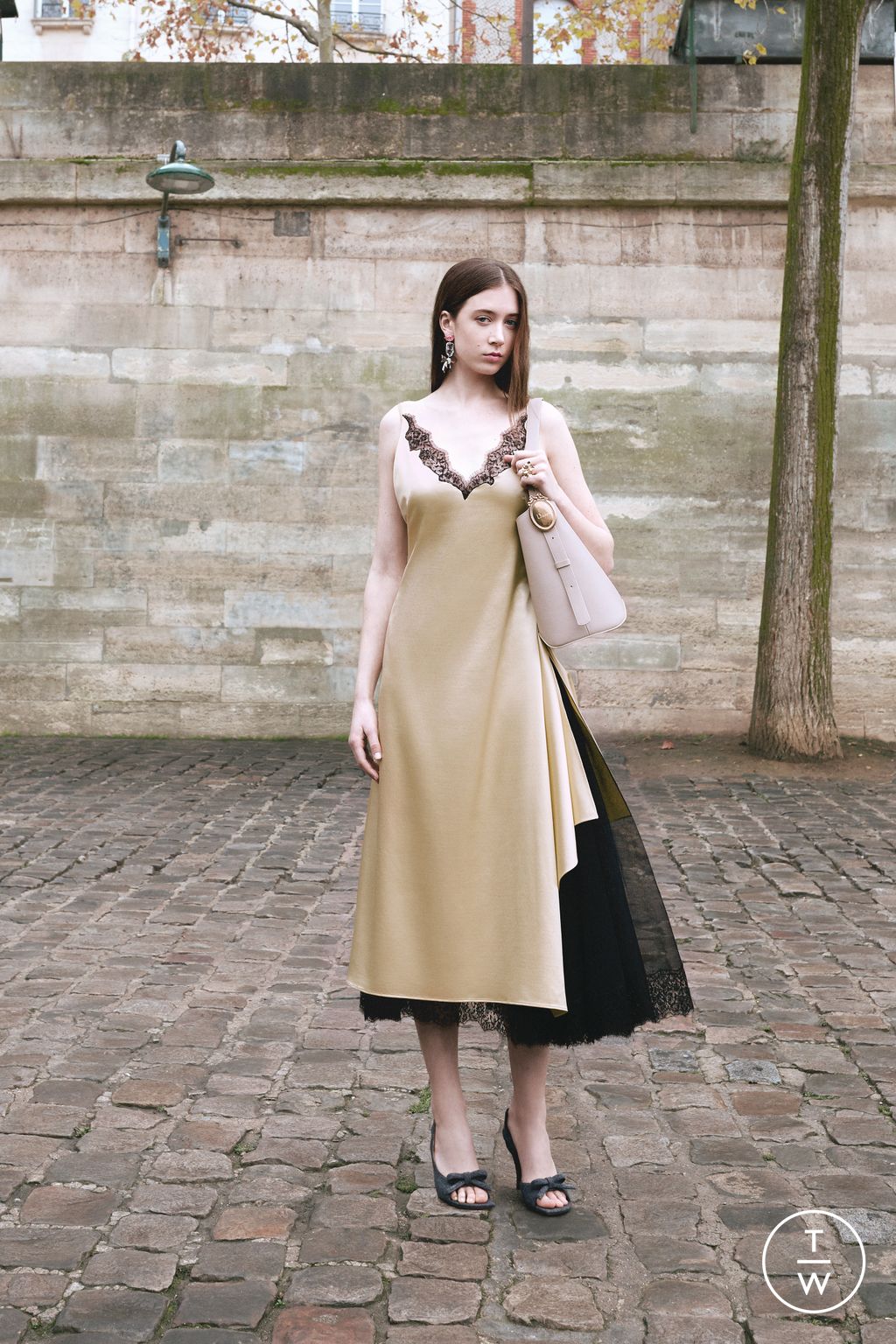 Fashion Week Paris Pre-Fall 2026 look 17 from the Dior collection womenswear