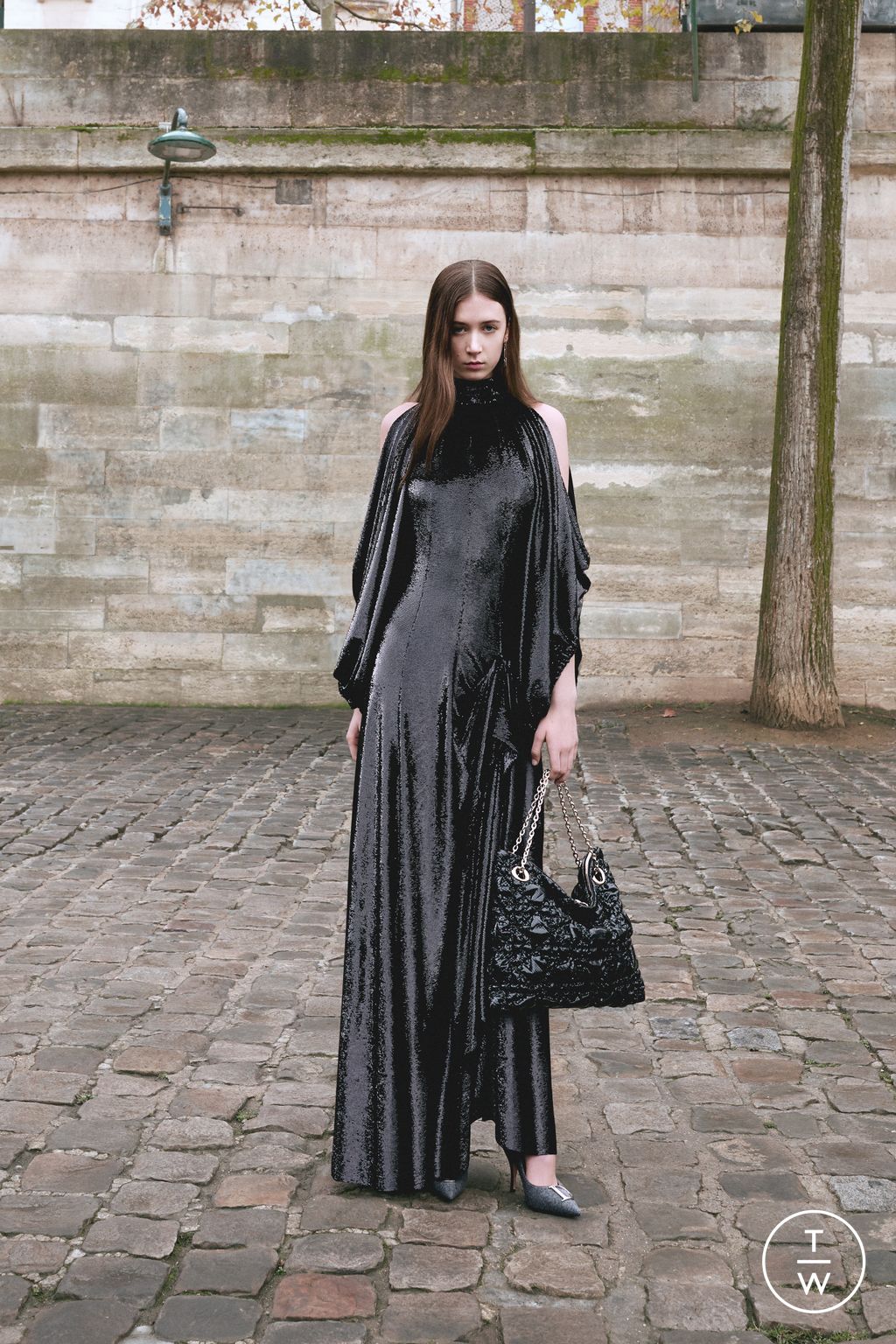 Fashion Week Paris Pre-Fall 2026 look 18 from the Dior collection 女装