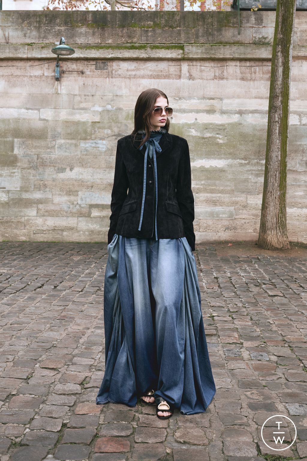 Fashion Week Paris Pre-Fall 2026 look 21 from the Dior collection womenswear