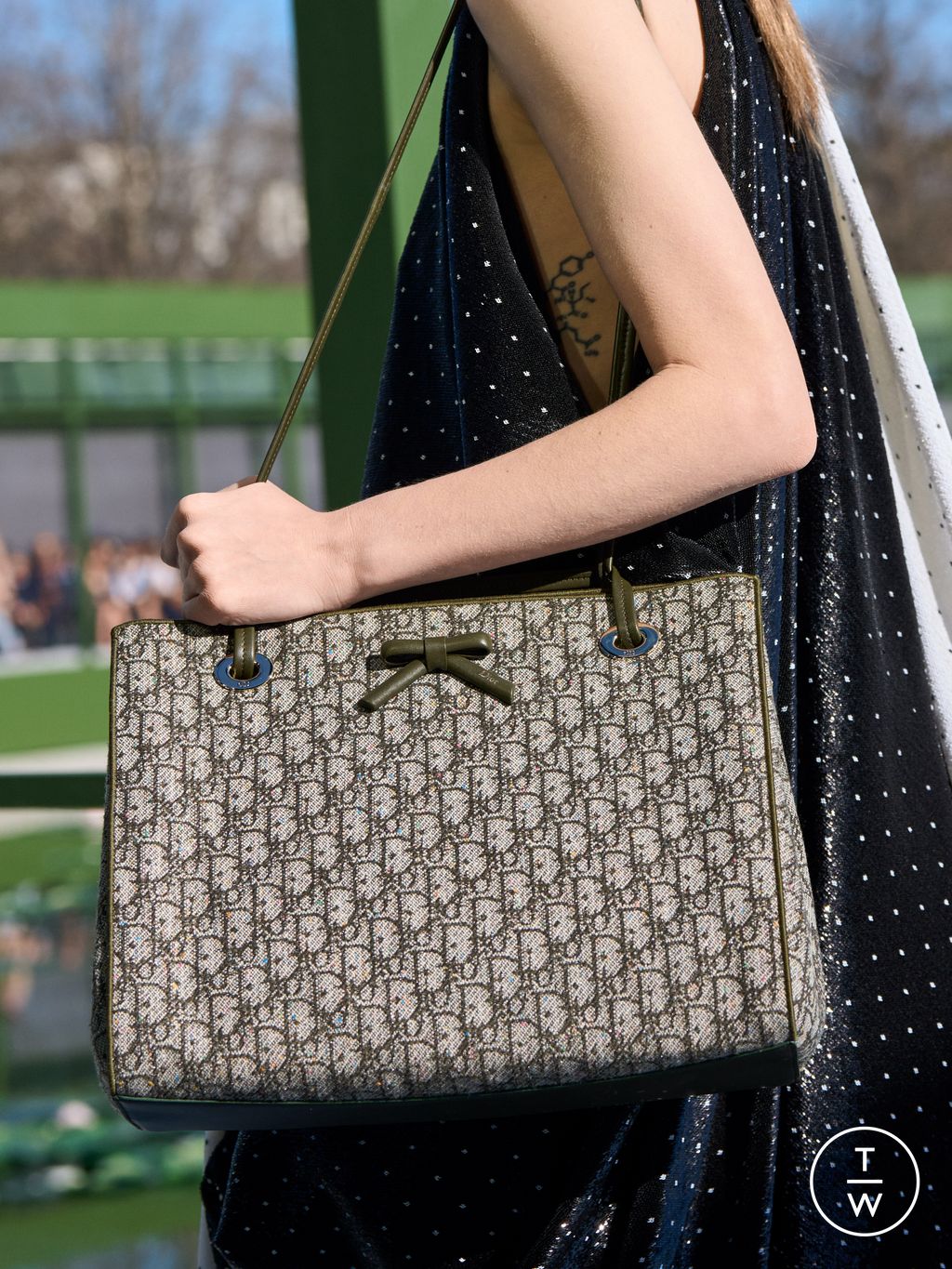 Fashion Week Paris Fall/Winter 2026 look 8 from the Dior collection womenswear accessories