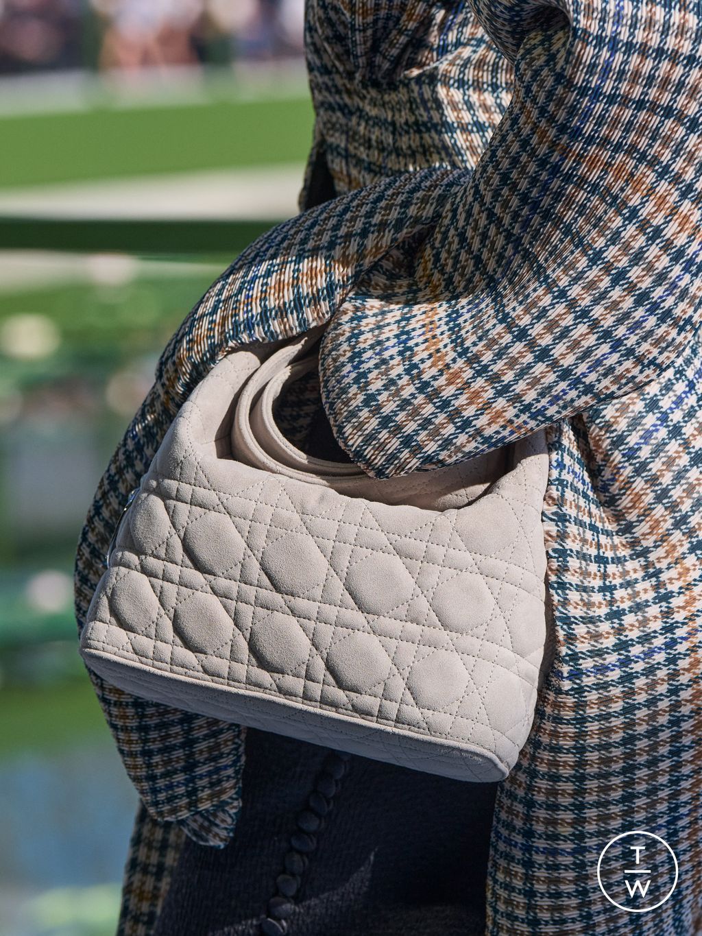 Fashion Week Paris Fall/Winter 2026 look 18 from the Dior collection womenswear accessories