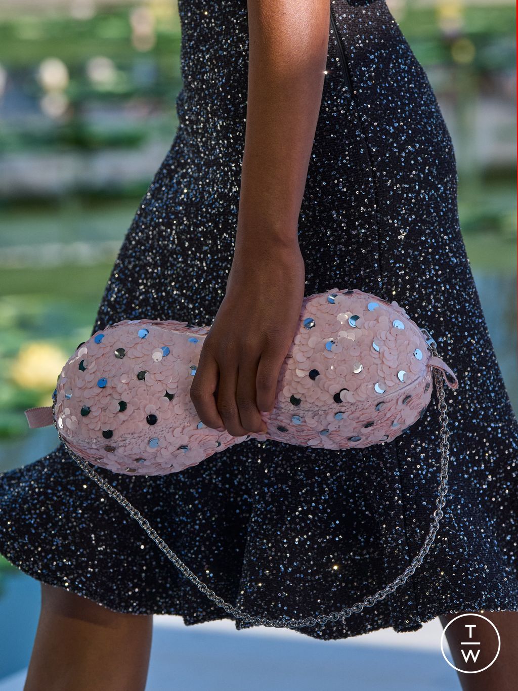 Fashion Week Paris Fall/Winter 2026 look 21 de la collection Dior womenswear accessories