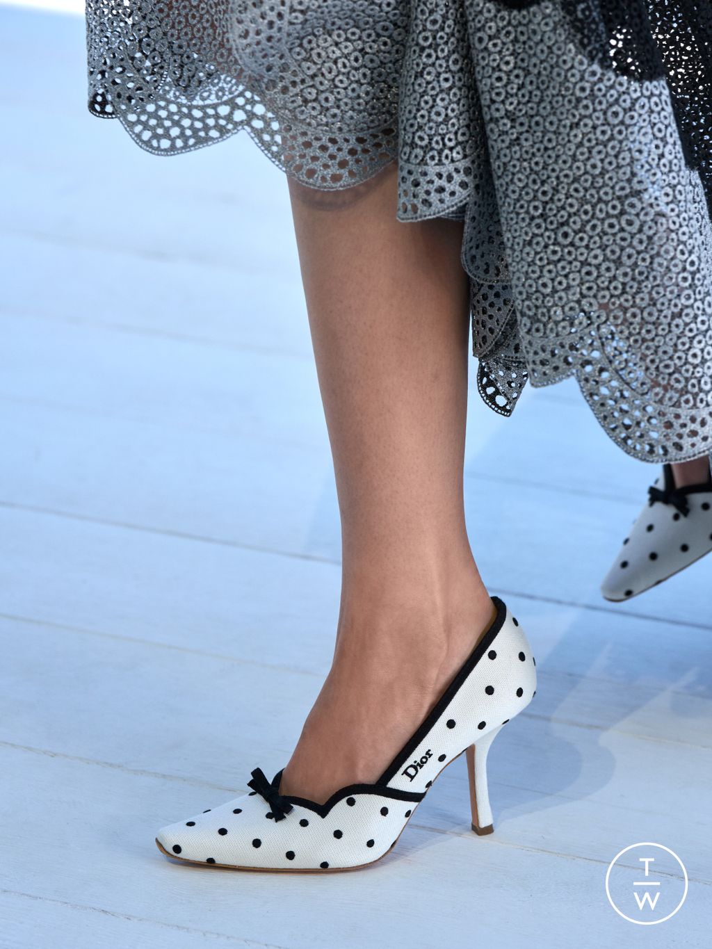 Fashion Week Paris Fall/Winter 2026 look 24 from the Dior collection womenswear accessories