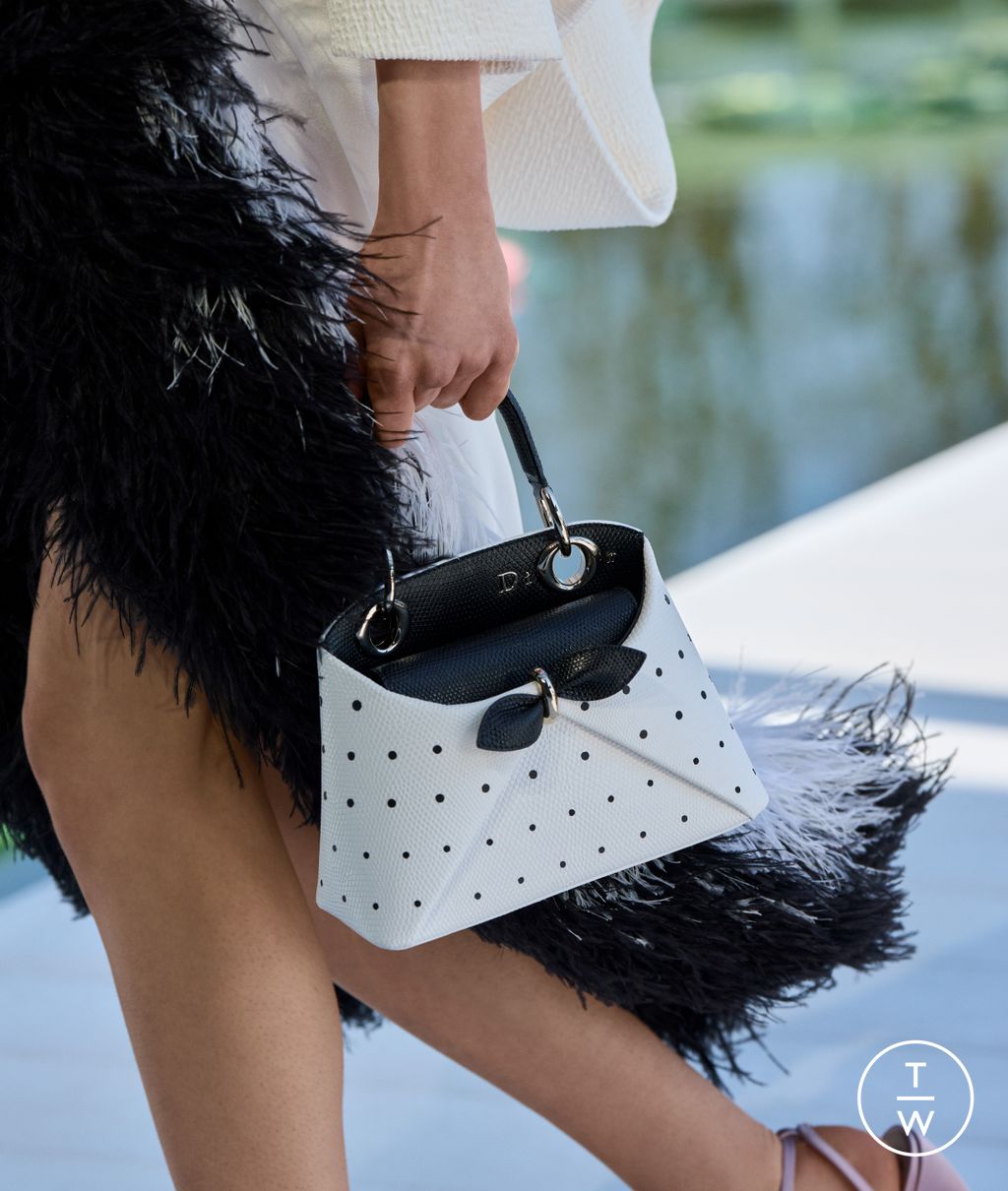 Fashion Week Paris Fall/Winter 2026 look 56 from the Dior collection 女装配饰