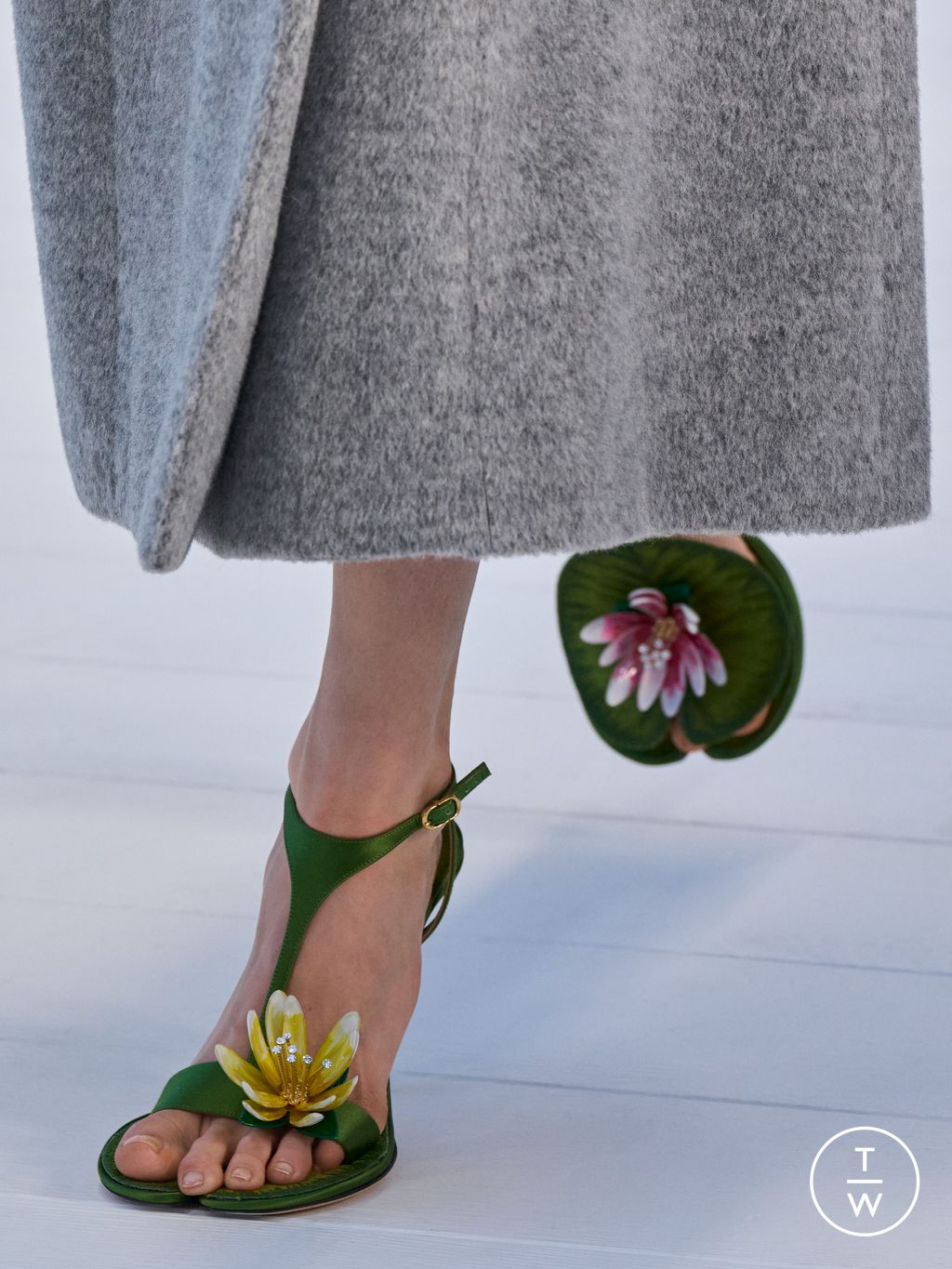 Fashion Week Paris Fall/Winter 2026 look 93 from the Dior collection womenswear accessories