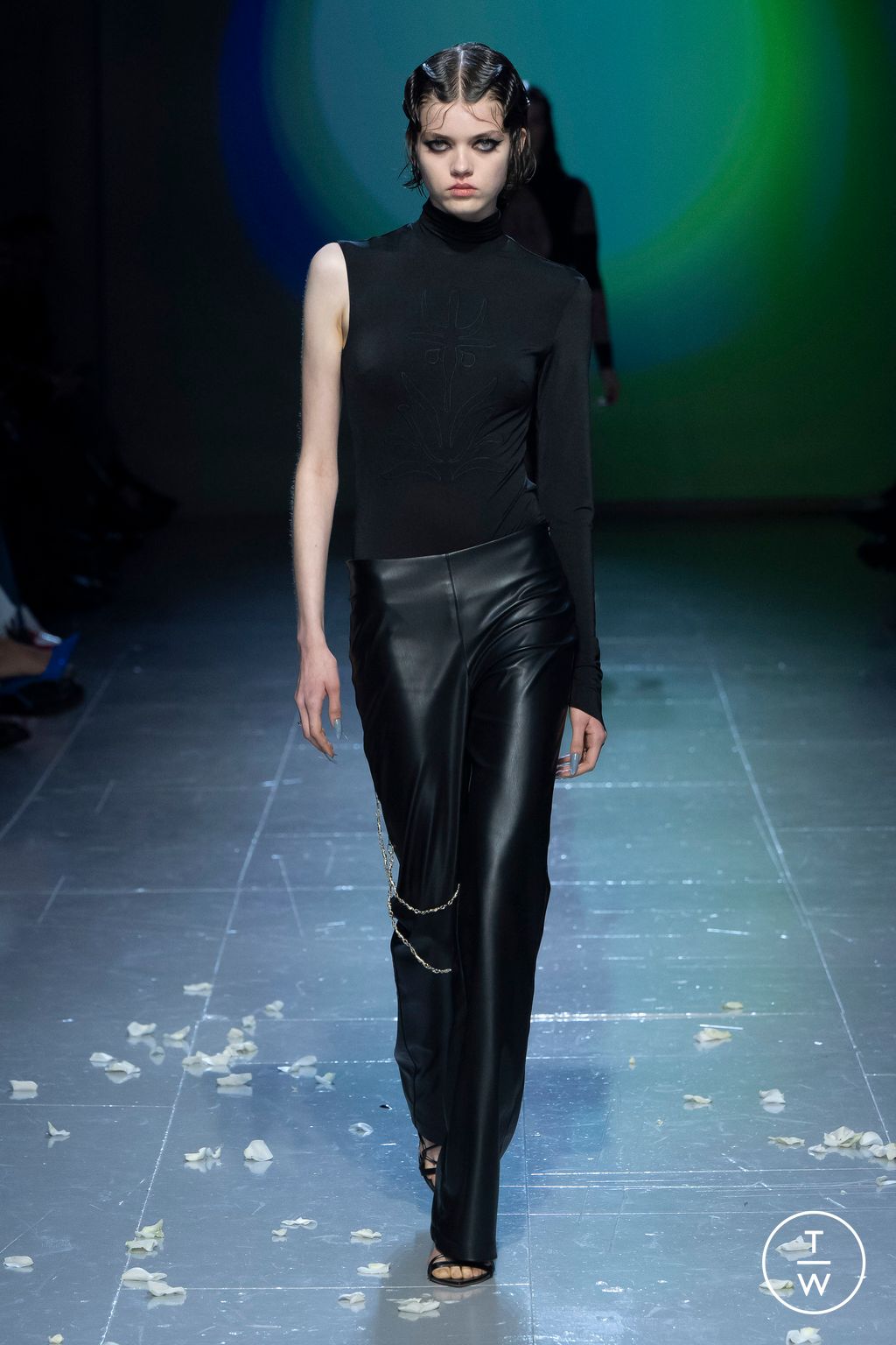 Fashion Week London Fall/Winter 2023 look 22 de la collection Di Petsa womenswear