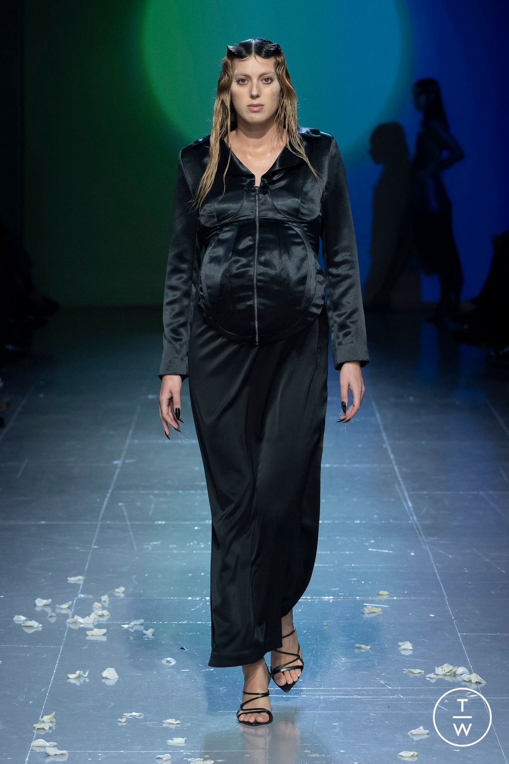 Fashion Week London Fall/Winter 2023 look 29 de la collection Di Petsa womenswear