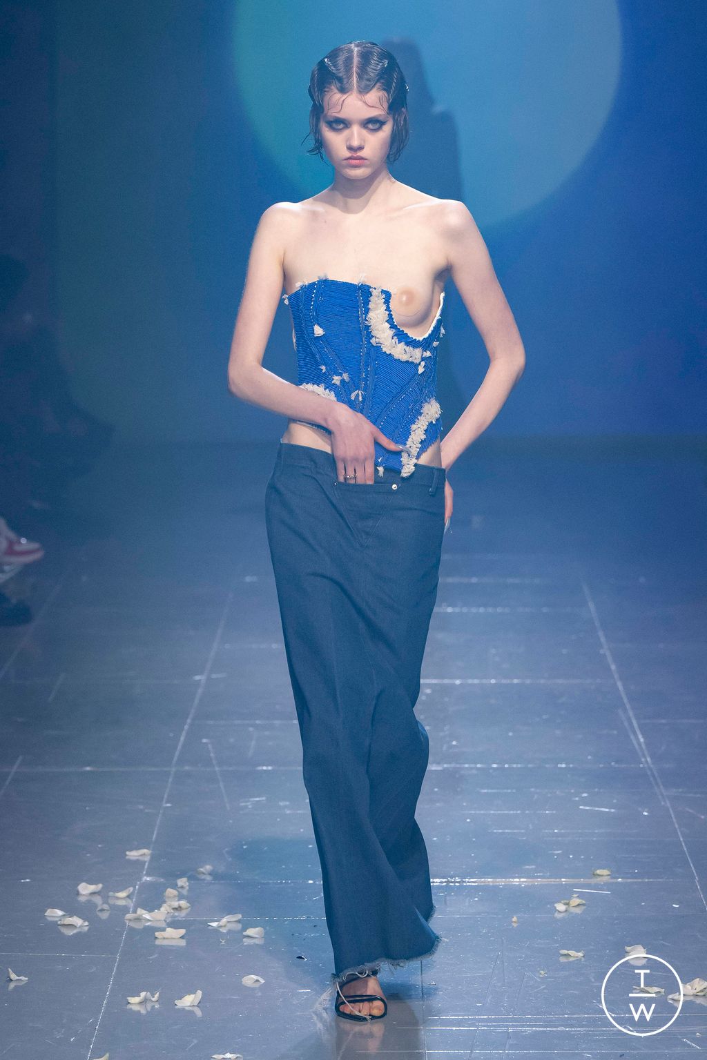 Fashion Week London Fall/Winter 2023 look 35 de la collection Di Petsa womenswear