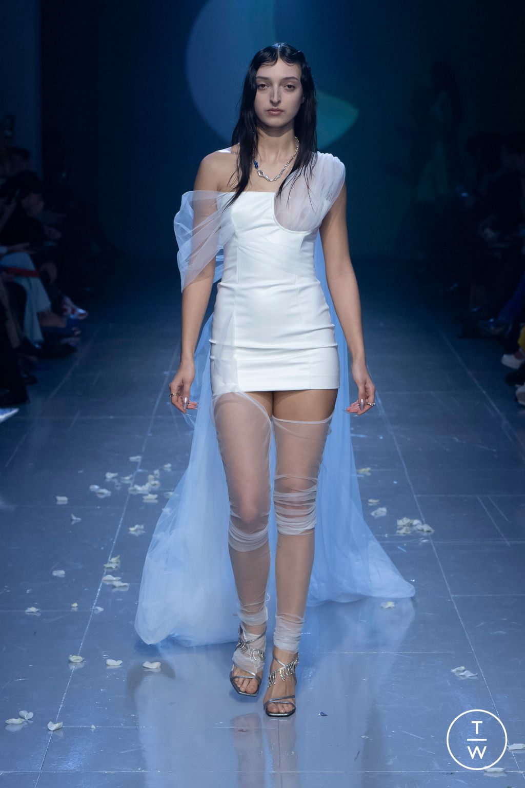 Fashion Week London Fall/Winter 2023 look 44 de la collection Di Petsa womenswear
