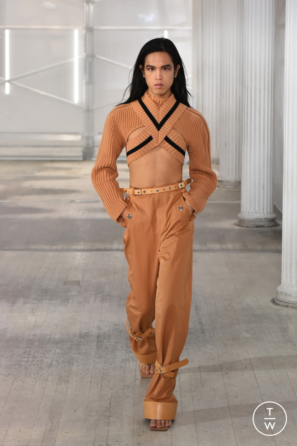 Fashion Week New York Fall/Winter 2021 look 15 from the Dion Lee collection 女装