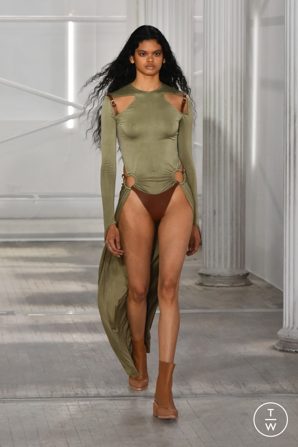 Fashion Week New York Fall/Winter 2021 look 40 de la collection Dion Lee womenswear