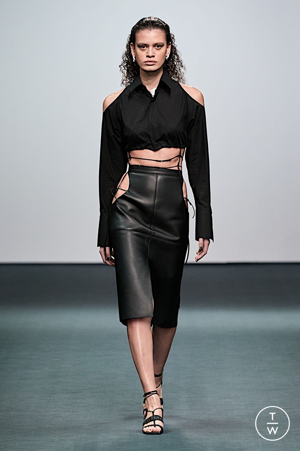 Fashion Week London Fall/Winter 2022 look 6 from the Nensi Dojaka collection womenswear