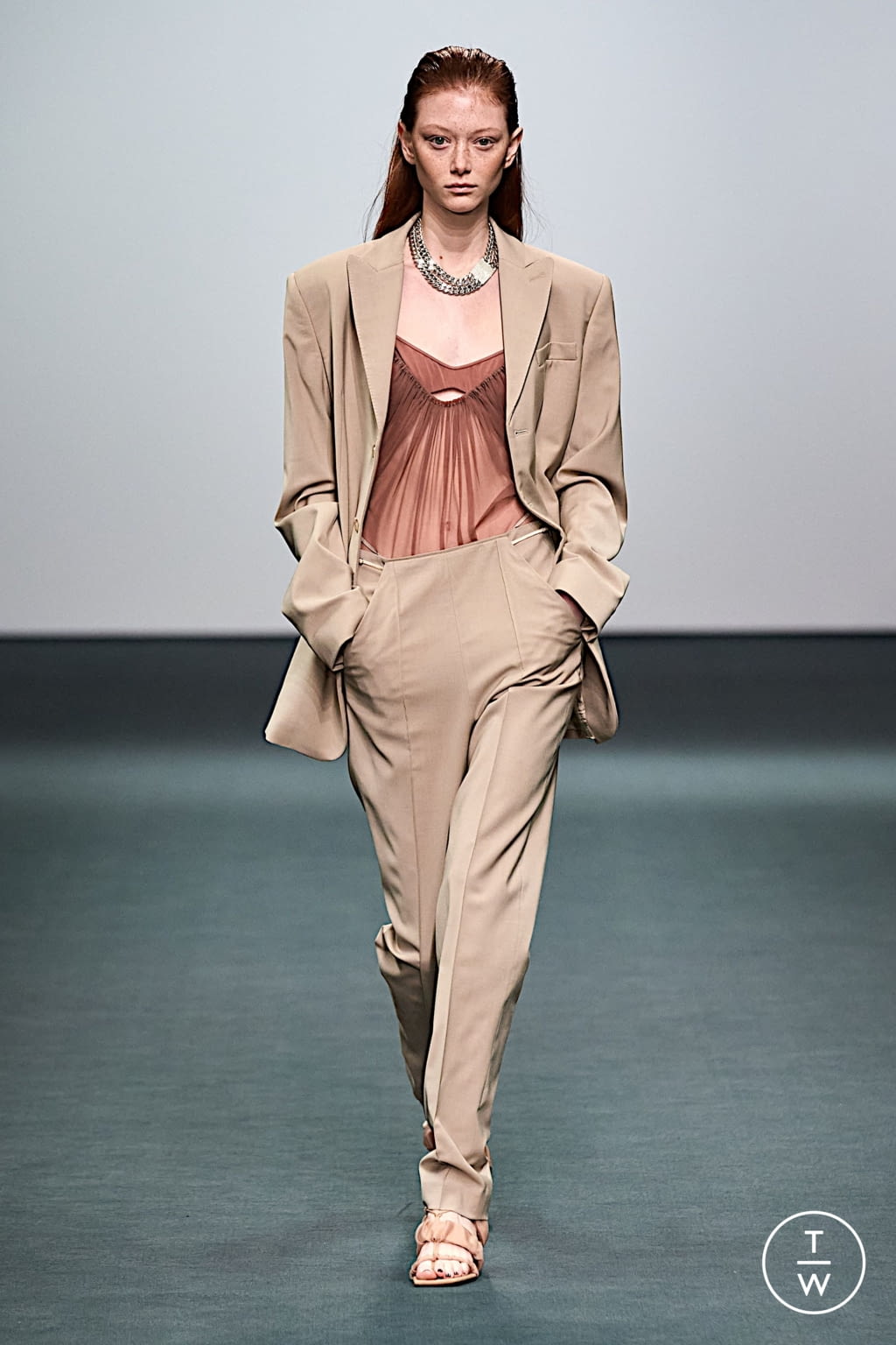 Fashion Week London Fall/Winter 2022 look 7 from the Nensi Dojaka collection womenswear