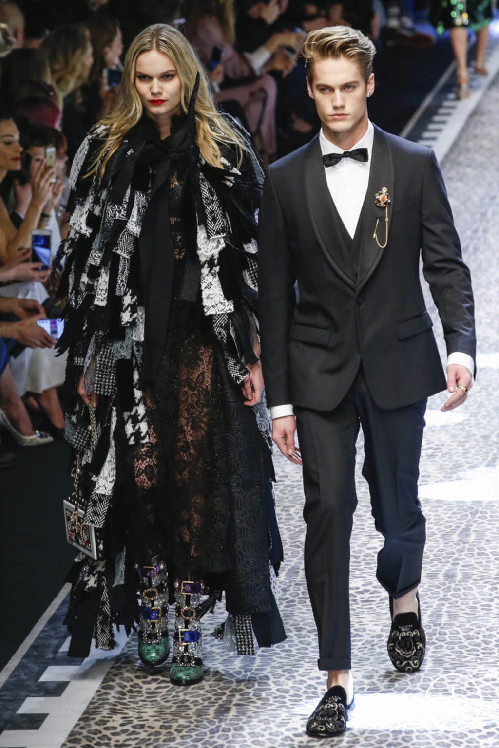 Fashion Week Milan Fall/Winter 2017 look 17 de la collection Dolce & Gabbana womenswear