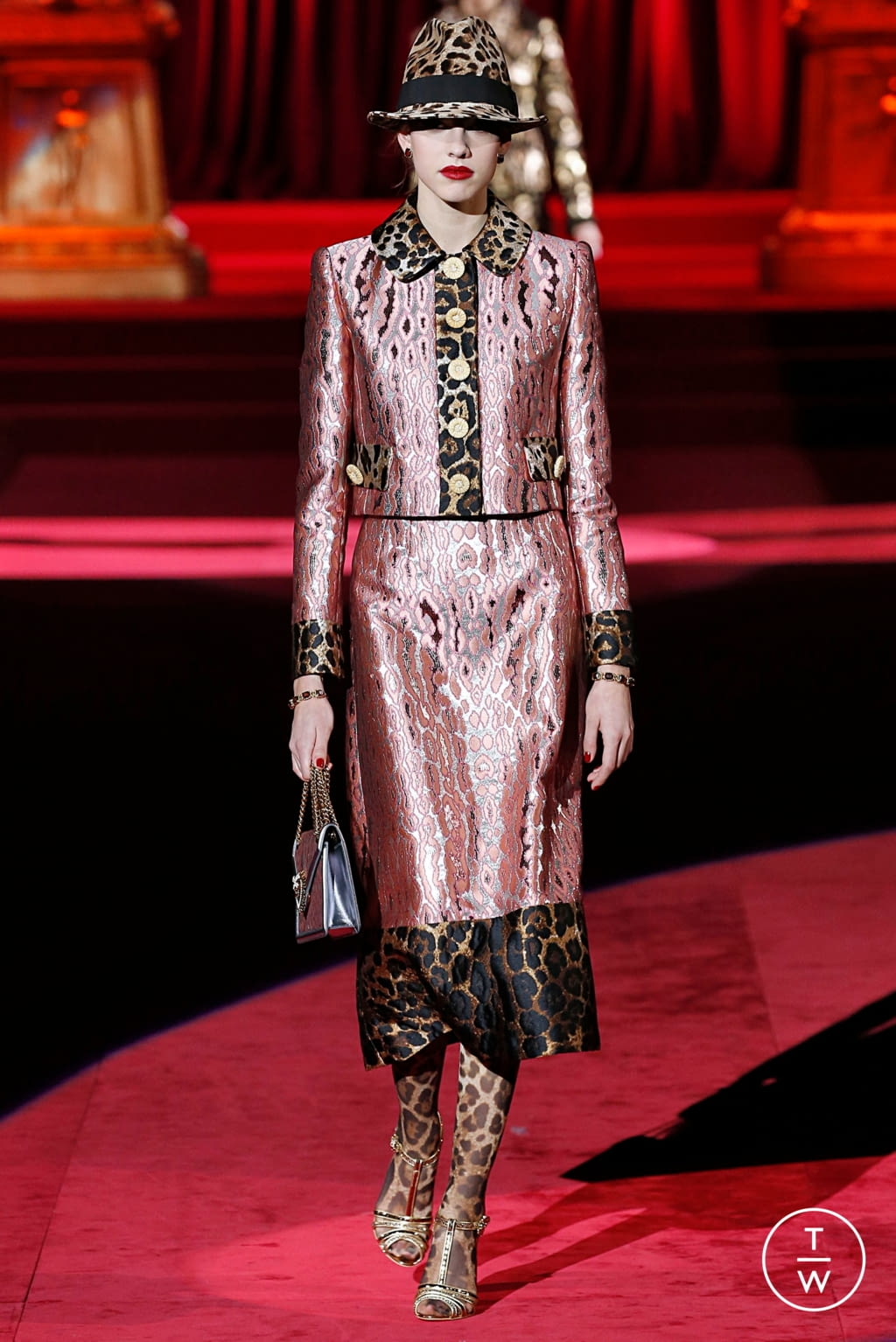 Fashion Week Milan Fall/Winter 2019 look 29 from the Dolce & Gabbana collection womenswear