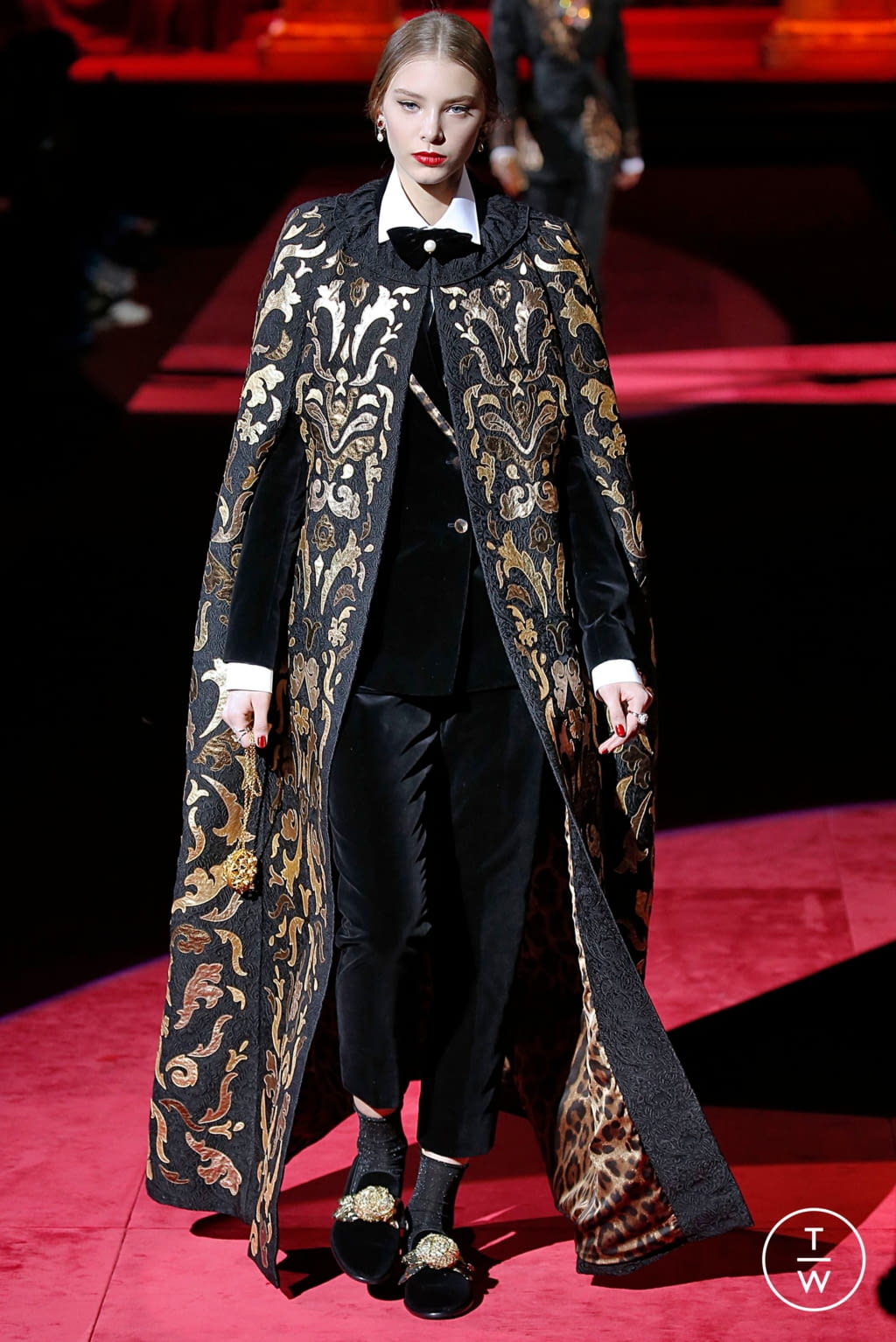 Fashion Week Milan Fall/Winter 2019 look 33 from the Dolce & Gabbana collection 女装
