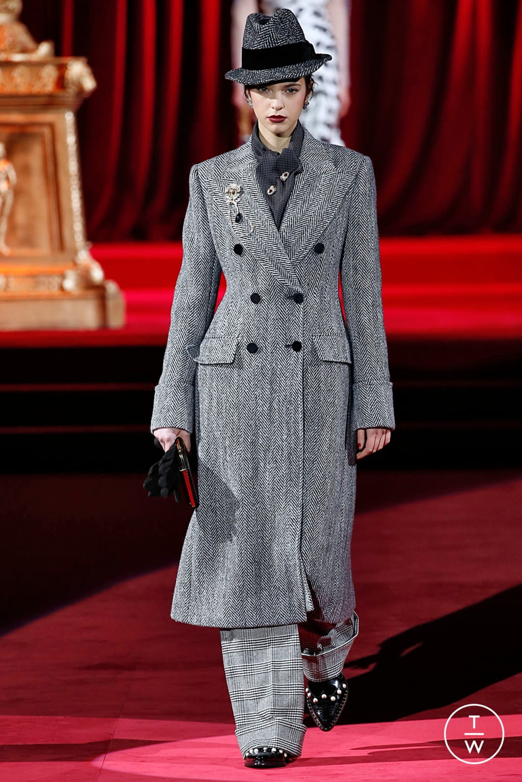 Fashion Week Milan Fall/Winter 2019 look 54 from the Dolce & Gabbana collection 女装