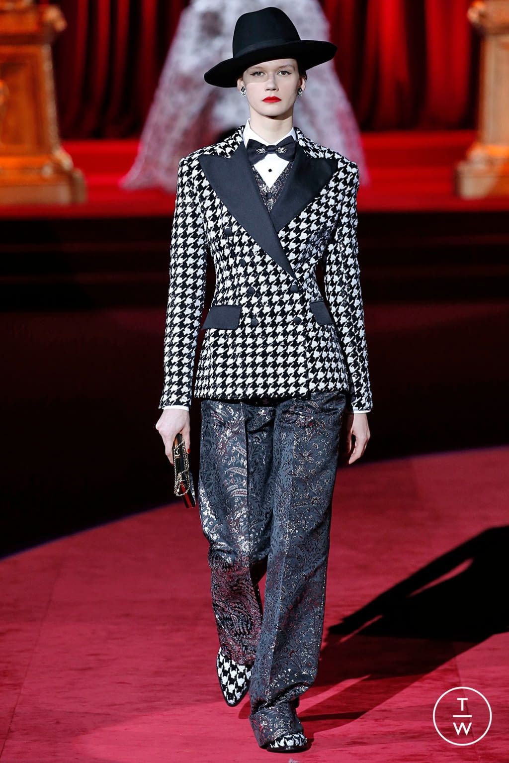 Fashion Week Milan Fall/Winter 2019 look 56 from the Dolce & Gabbana collection 女装