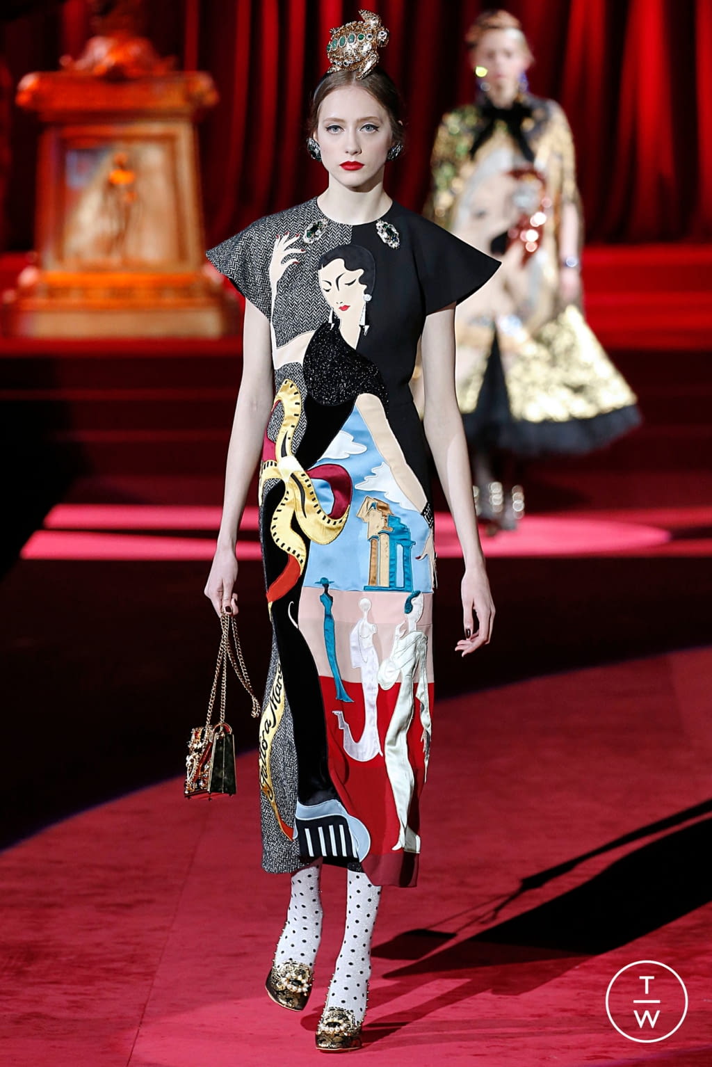 Fashion Week Milan Fall/Winter 2019 look 75 from the Dolce & Gabbana collection womenswear
