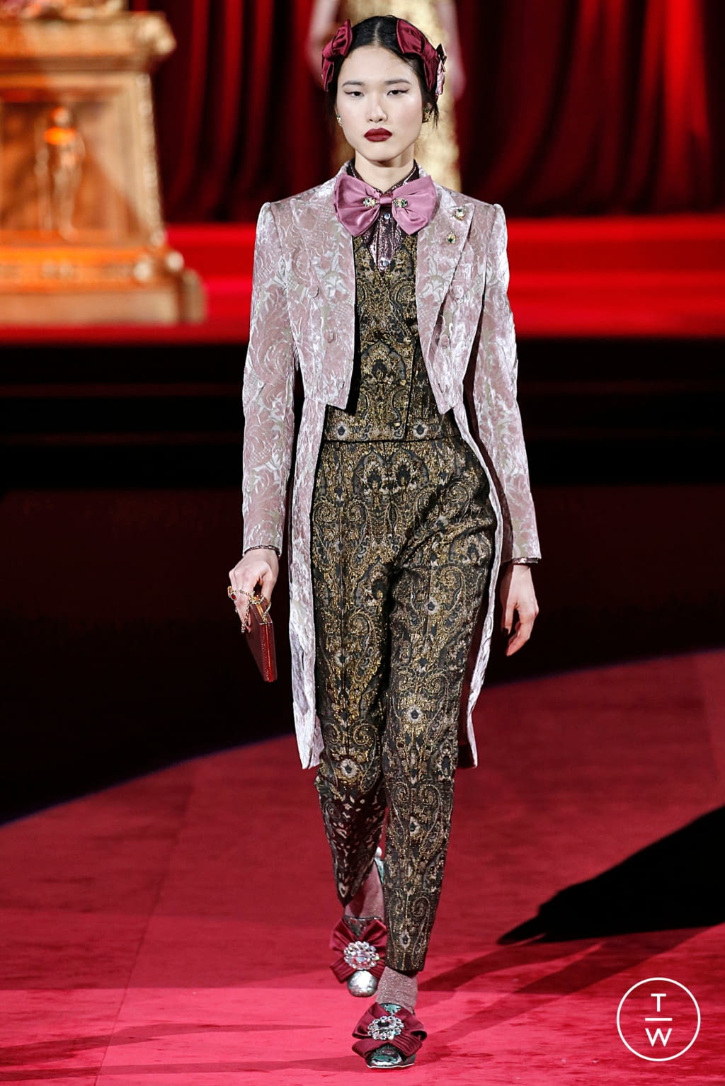 Fashion Week Milan Fall/Winter 2019 look 97 de la collection Dolce & Gabbana womenswear